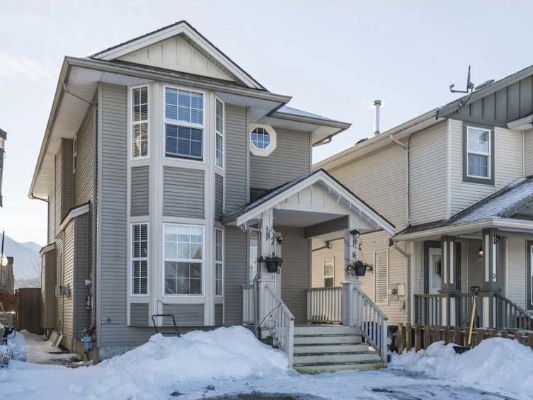 8-45306 Balmoral Avenue, Chilliwack, BC, V2R 2M4