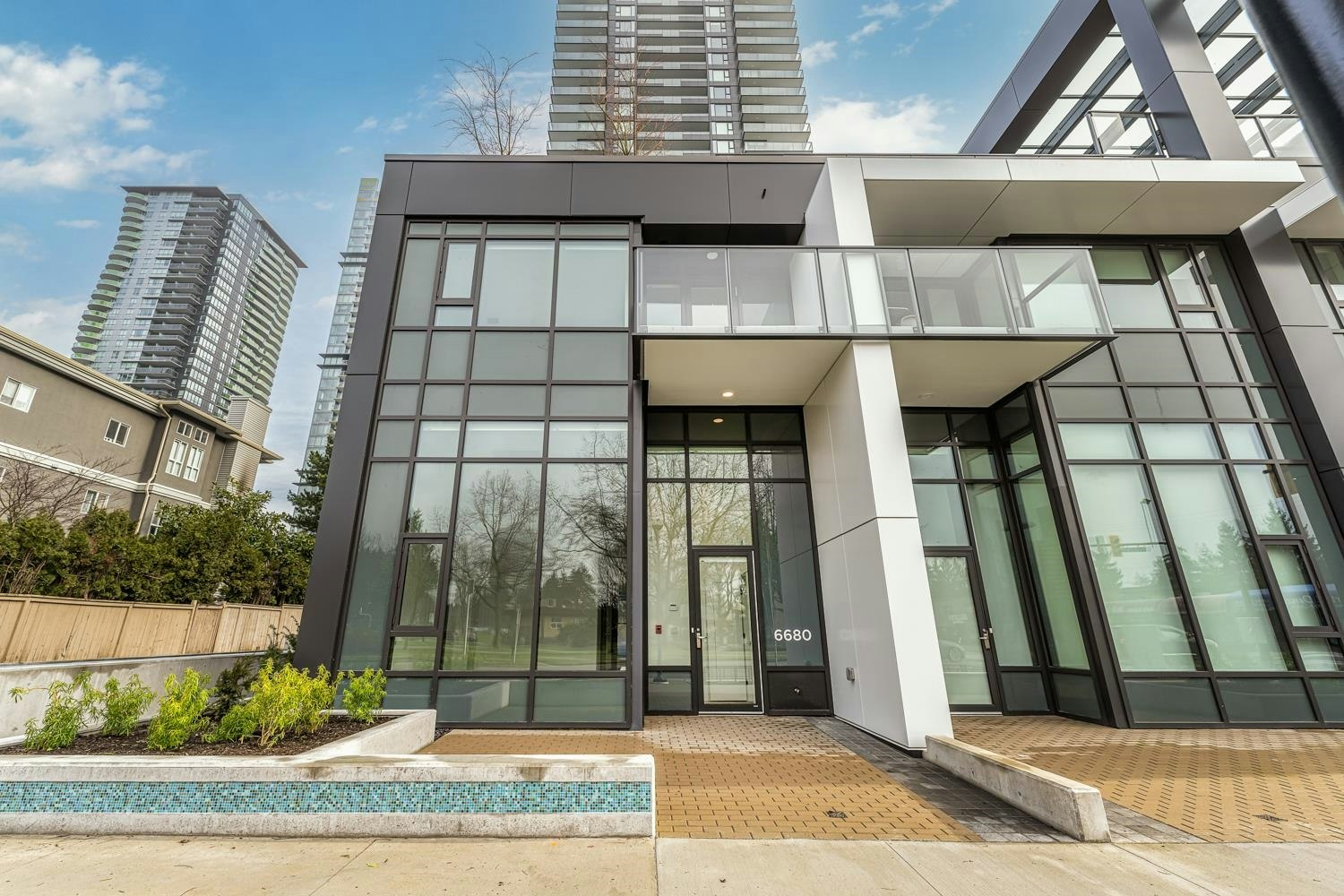 LW1-6680 Nelson Avenue, Burnaby, BC, V5H 0J8