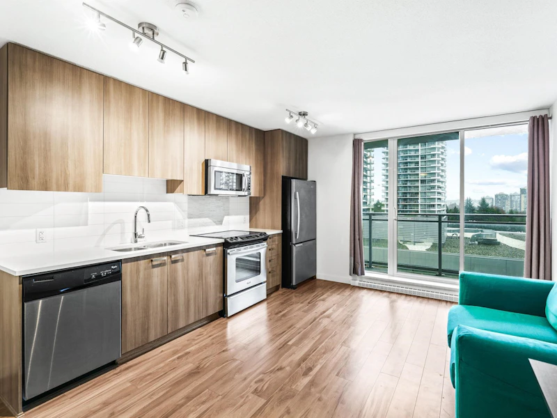 703 - 13325 102a Avenue, Surrey BC V3T 0J5