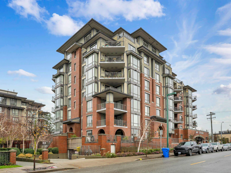 302 - 1581 Foster Street, Surrey BC V4B 5M1
