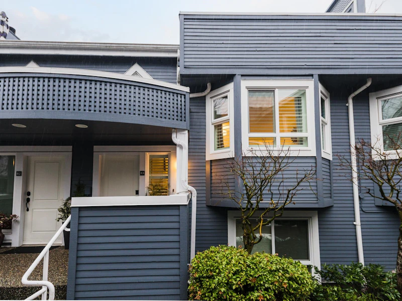 B3 - 240 W 16th Street, North Vancouver BC V7M 1T6
