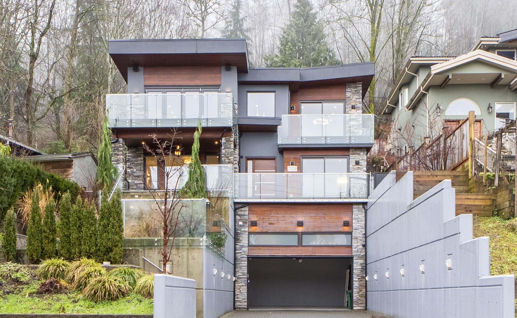 7368 Barnet Road, Burnaby, BC, V5A 1E4