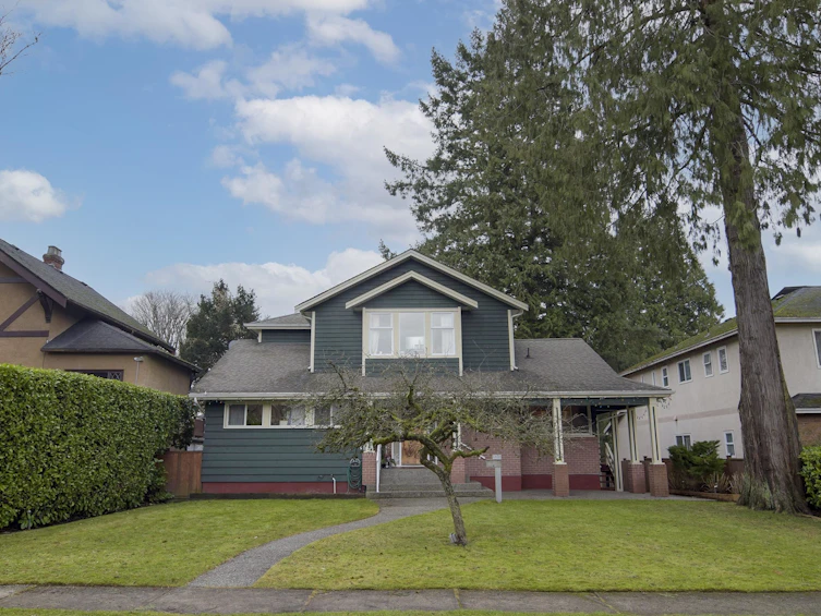 2426 W 34th Avenue, Vancouver, BC, V6M 1G7