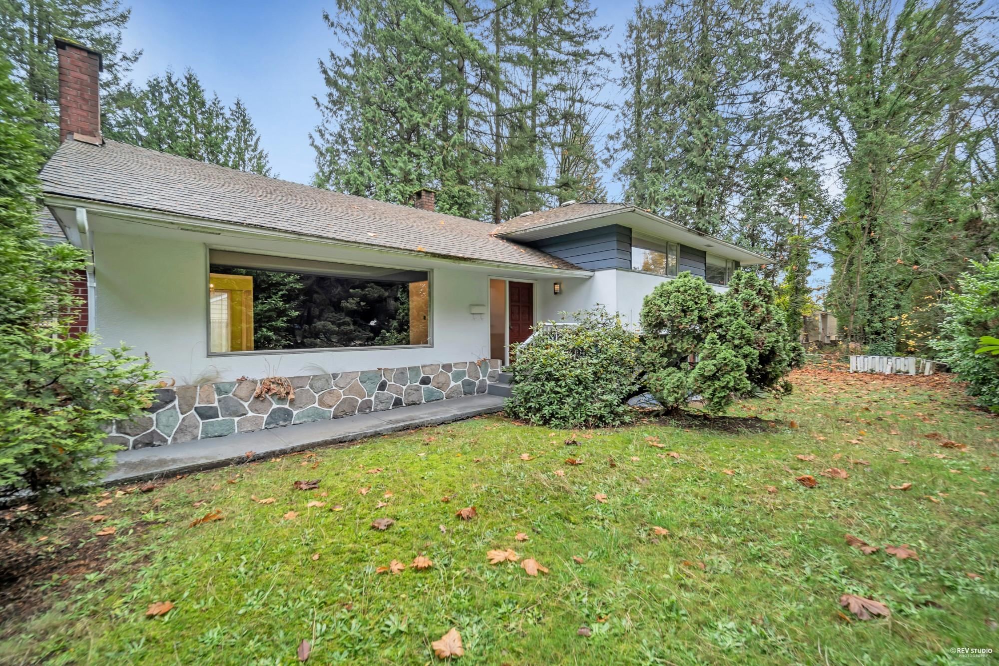950 Taylor Way, West Vancouver, BC, V7T 2J8