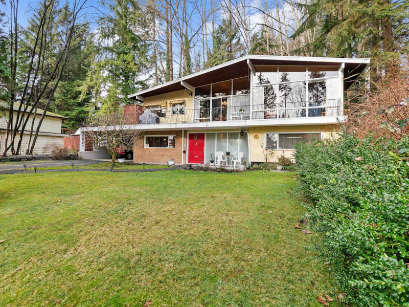 443 Newlands Place, West Vancouver BC V7T 1W4