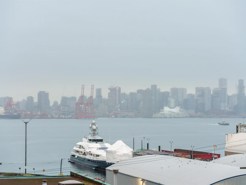 309 - 333 E 1st Street, North Vancouver BC V7L 4W9