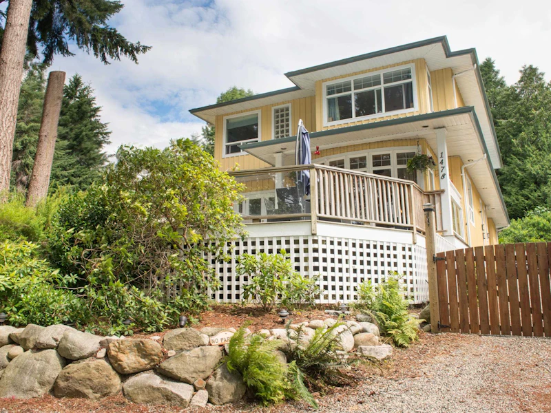1478 Ocean Beach Espl, Gibsons BC