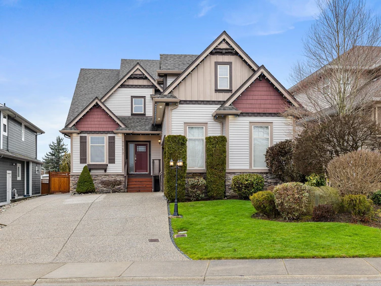 7053 198a Street, Langley, BC, V2Y 3H6