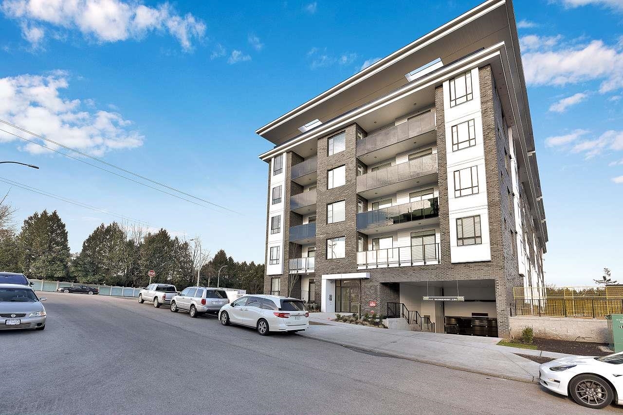 211-13623 81a Avenue, Surrey, BC, V3W 3N7
