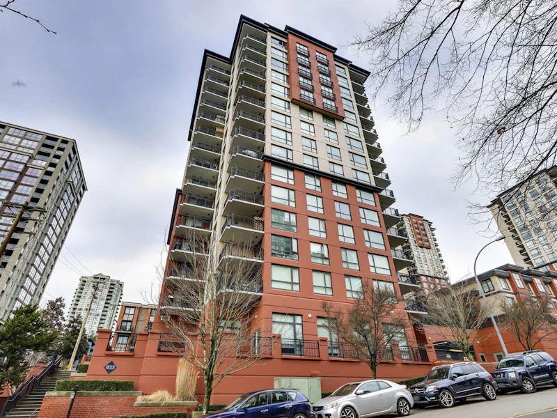 1106 - 833 Agnes Street, New Westminster BC V3M 0B1