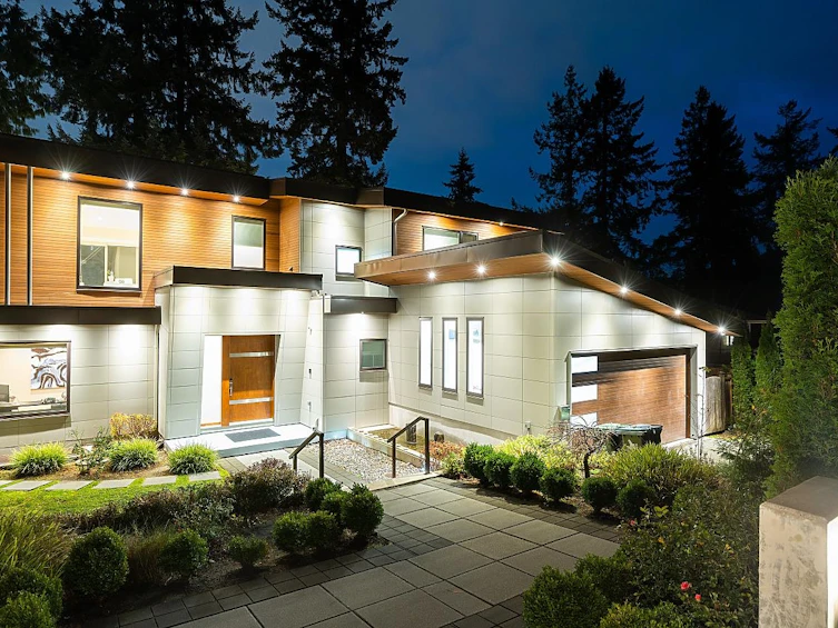 503 Crestwood Avenue, North Vancouver, BC, V7N 3C4