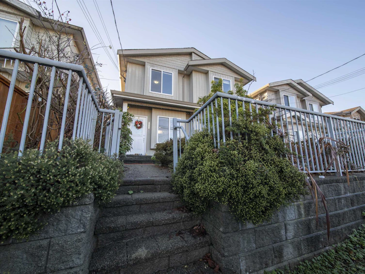 5422 Norfolk Street, Burnaby, BC, V5G 1G2