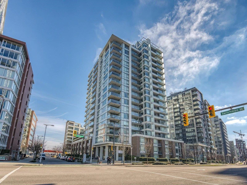 1207 - 110 Switchmen Street, Vancouver BC V6A 0C6
