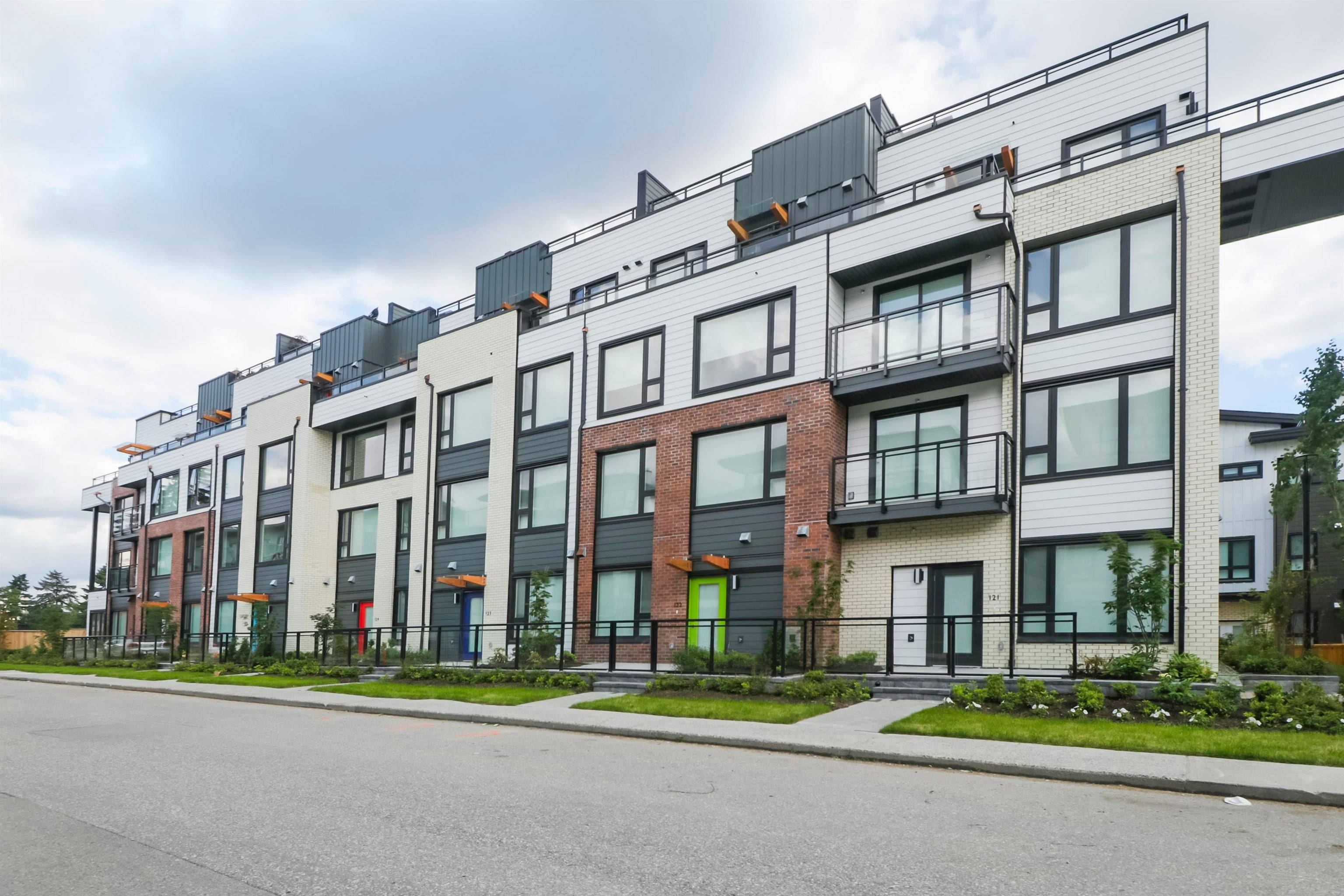 424-525 E 2nd Street, North Vancouver, BC, V7L 1E1