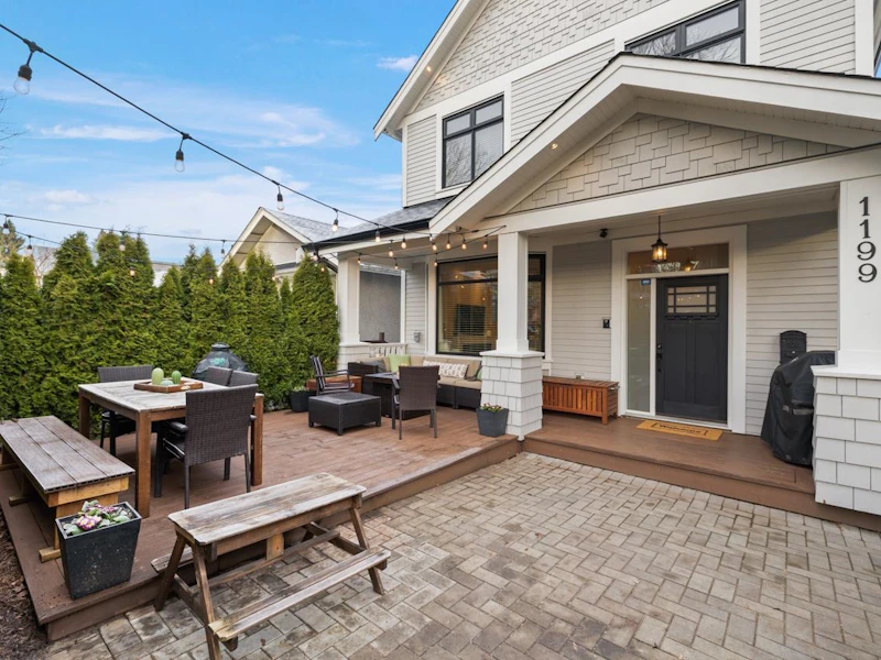 1199 E 11th Avenue, Vancouver BC V5T 2G4