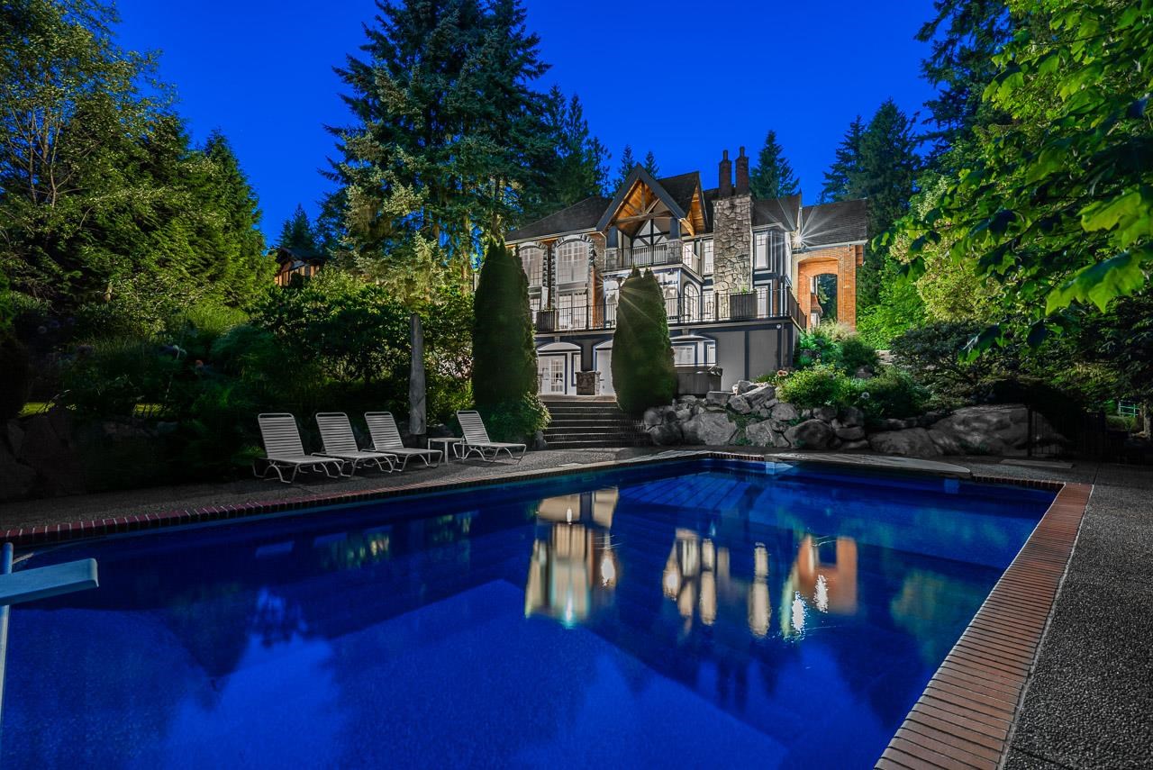 4555 Piccadilly North Road, West Vancouver, BC, V7W 1E1