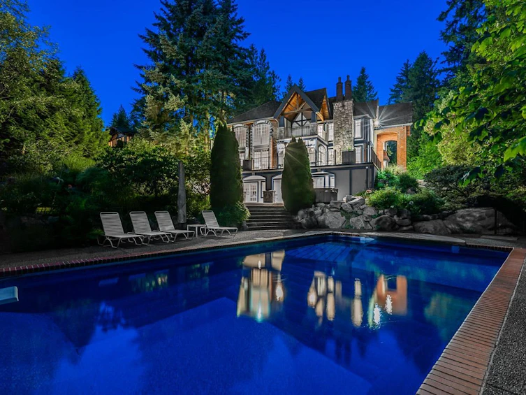 4555 Piccadilly North Road, West Vancouver, BC, V7W 1E1