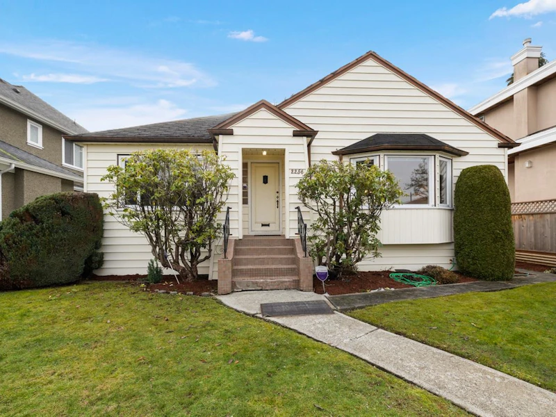 2256 W 18th Avenue, Vancouver BC V6L 1A6