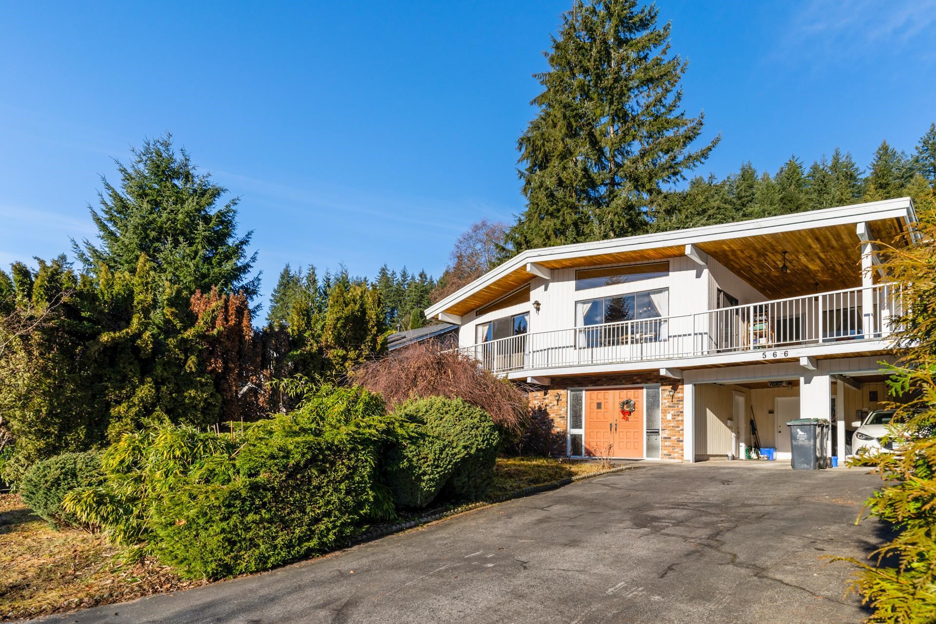 566 E Braemar Road, North Vancouver, BC, V7N 1R3