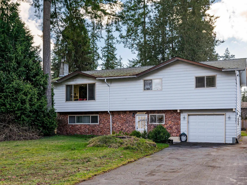 20354 41st Avenue, Langley BC V3A 2Z4