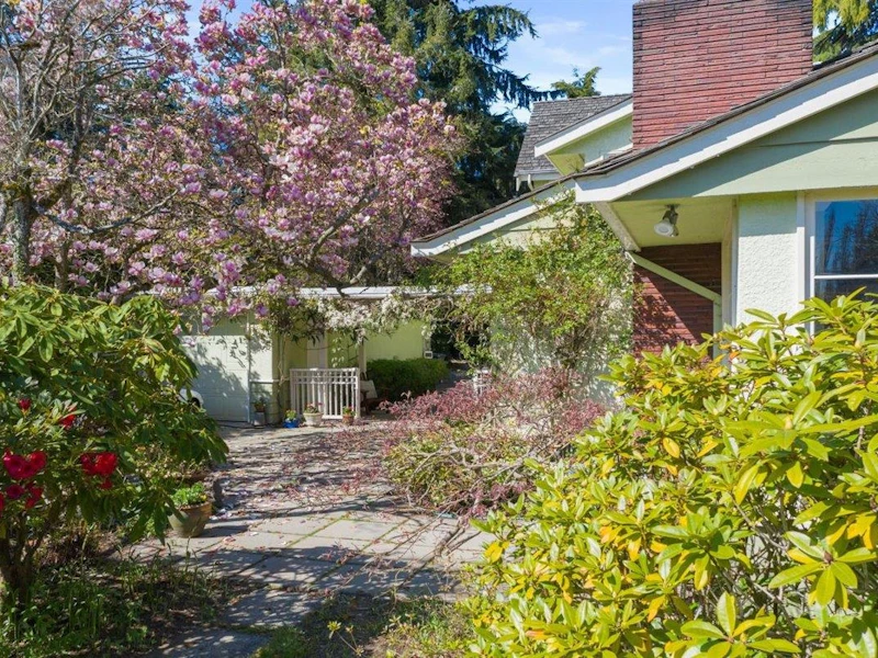 3255 W 48th Avenue, Vancouver BC V6N 3P7
