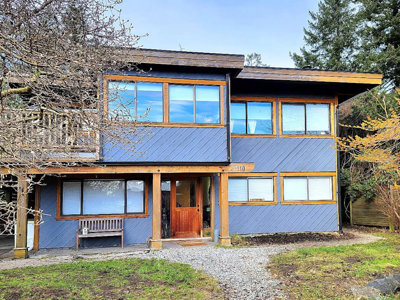 1110 Lenora Road, Bowen Island BC V0N 1G1