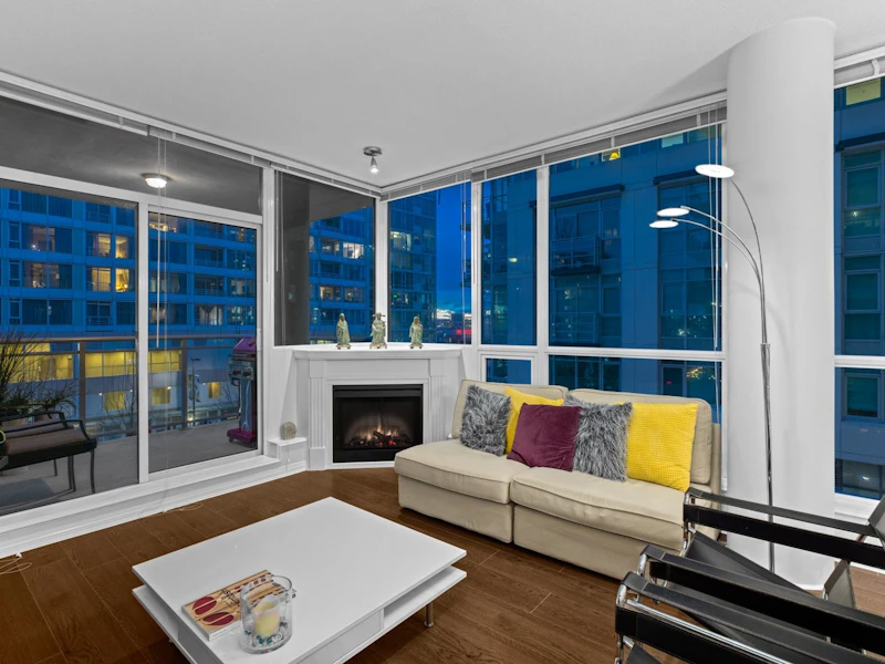 405 - 138 E Esplanade Avenue, North Vancouver BC V7L 4X9