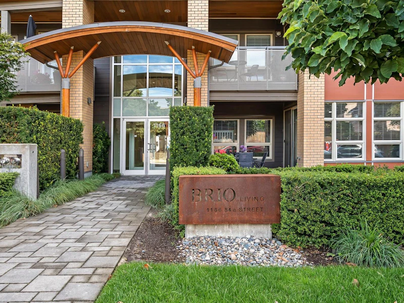 208 - 1166 54a Street, Delta BC