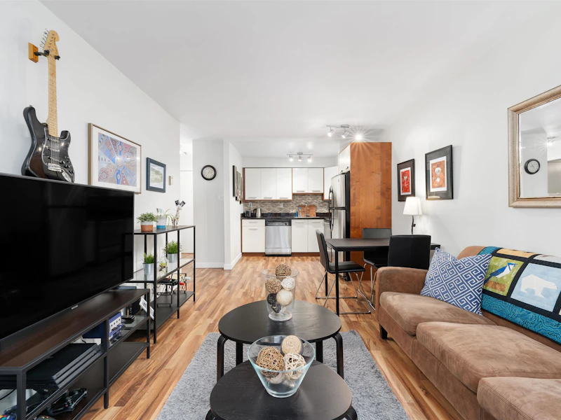 309 - 345 W 10th Avenue, Vancouver BC V5Y 1S2