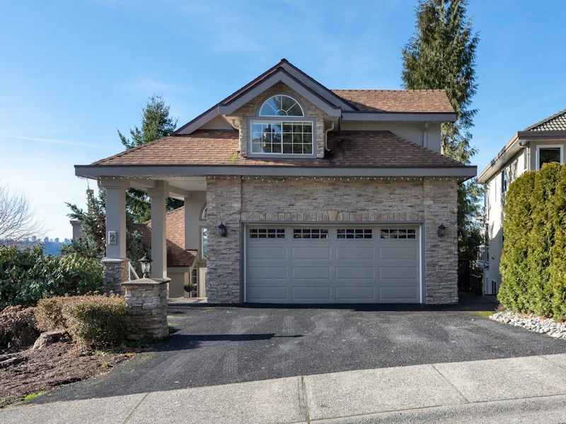 2 Greystone Place, Port Moody BC V3H 4T5