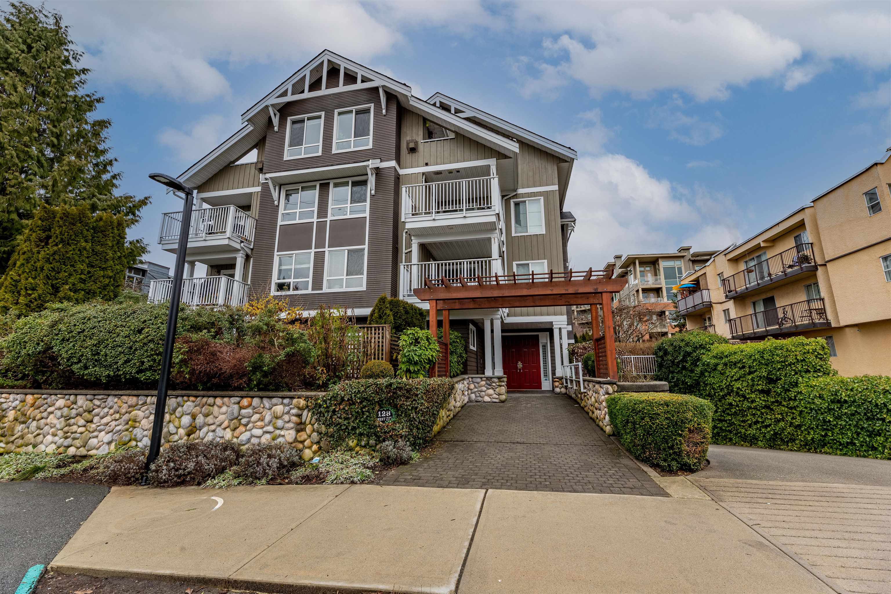 203-128 W 21st Street, North Vancouver, BC, V7M 1Y9