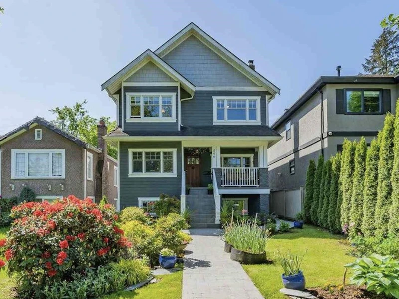 596 W 24th Avenue, Vancouver BC V5Z 2B4