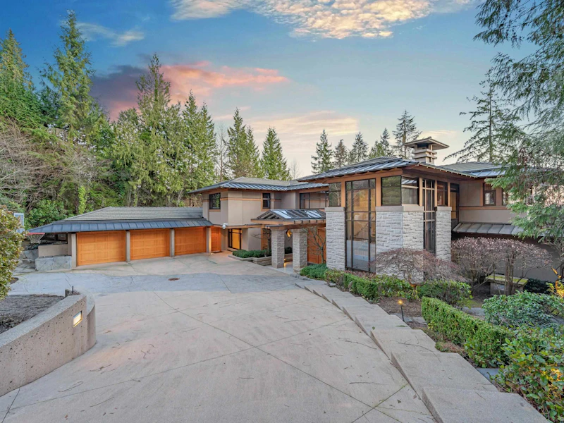 2860 Mathers Avenue, West Vancouver BC V7V 2J9