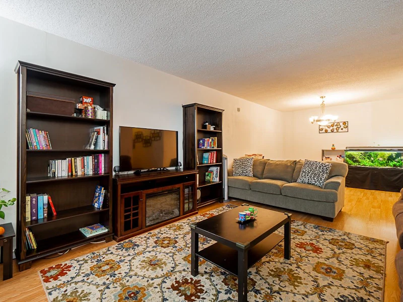 213 - 10626 151a Street, Surrey BC V3R 8K7