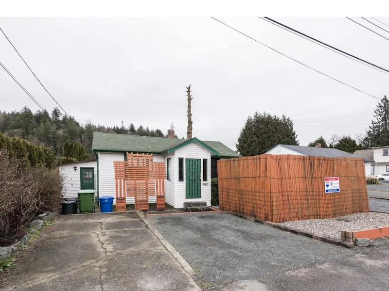 9870 Carleton Street, Chilliwack BC V2P 6E5
