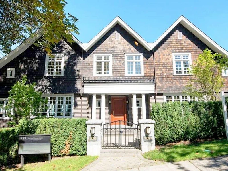 2095 W 35th Avenue, Vancouver BC V6M 1J1