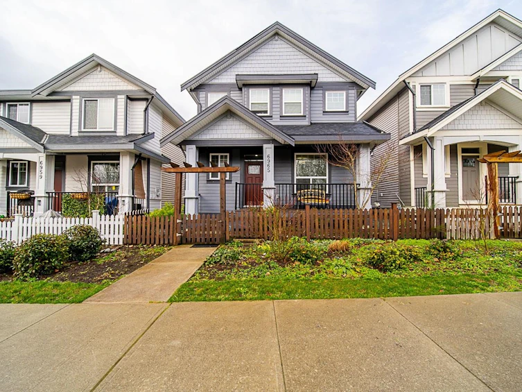 6965 206 Street, Langley, BC, V2Y 0W4