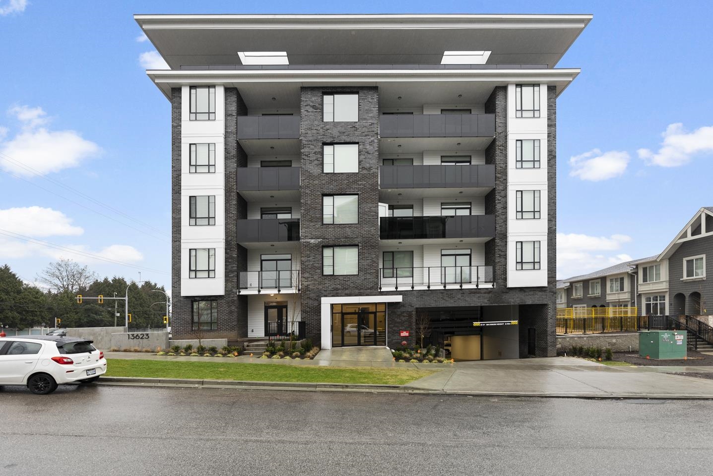 517-13623 81a Avenue, Surrey, BC, V3W 3N7