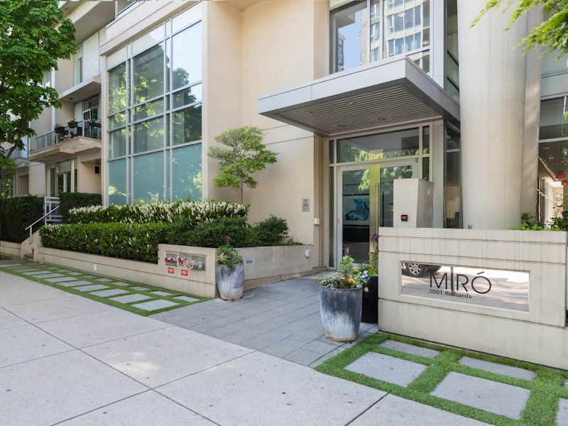 210 - 1001 Richards Street, Vancouver BC V6B 1J6
