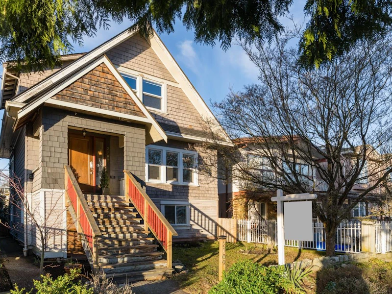 2709 Venables Street, Vancouver BC V5K 2R5