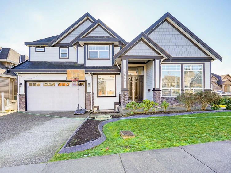 18852 53a Avenue, Surrey, BC, V3S 7C3