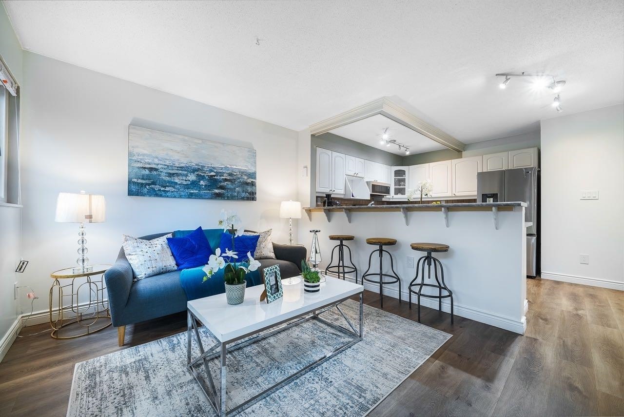 11-460 W 16th Avenue, Vancouver, BC, V5Y 1Z3