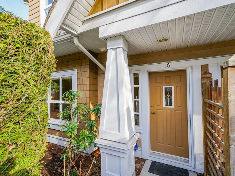 16 - 2688 Mountain Highway, North Vancouver BC V7J 2N5