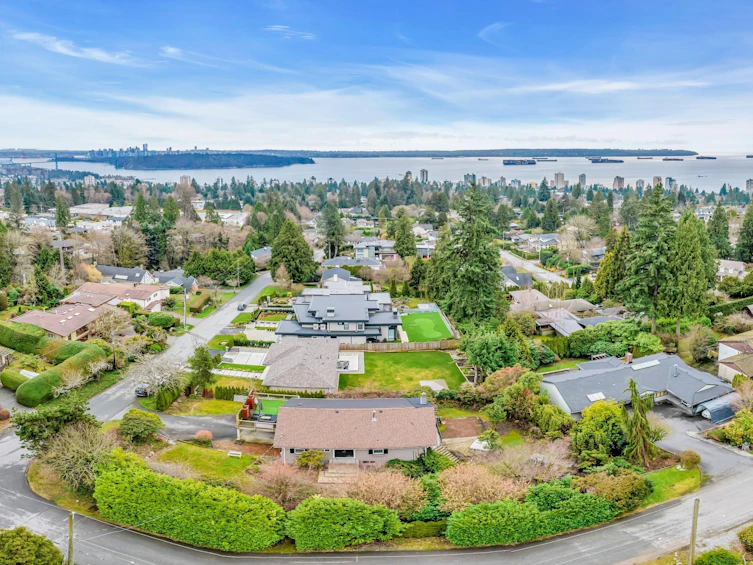 1805 St. Denis Road, West Vancouver, BC, V7V 3W4