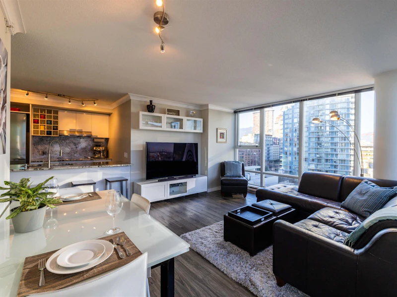 602 - 131 Regiment Square, Vancouver BC V6B 1X6