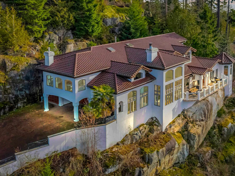 5051 Meadfeild Road, West Vancouver, BC, V7W 3G2