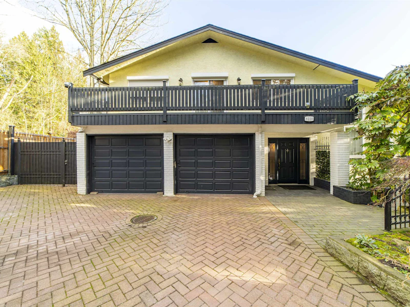 8220 Nelson Avenue, Burnaby BC V5J 4E5