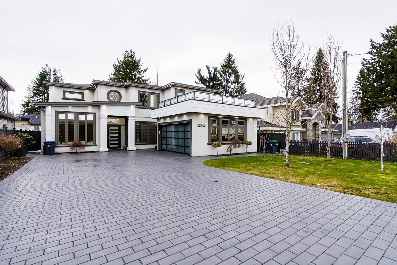 10919 139a Street, Surrey, BC, V3R 3E7