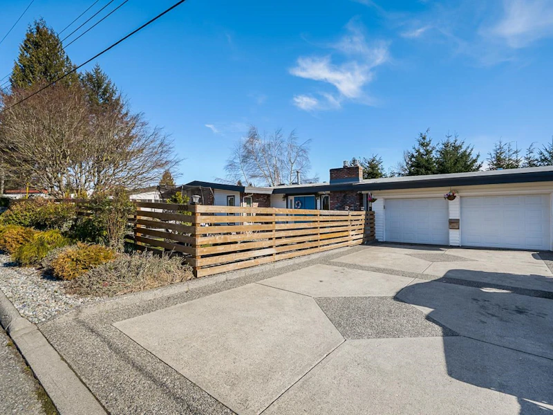 2030 Majestic Crescent, Abbotsford BC V2T 3G1