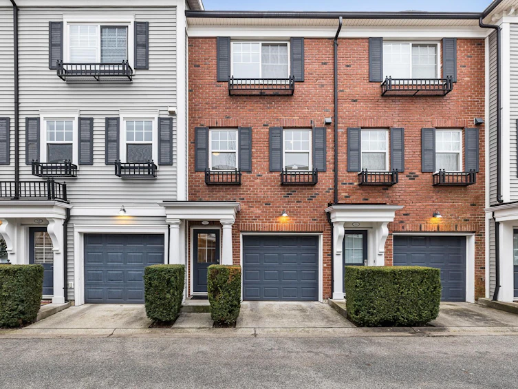 52-18983 72a Avenue, Surrey, BC, V4N 1A5